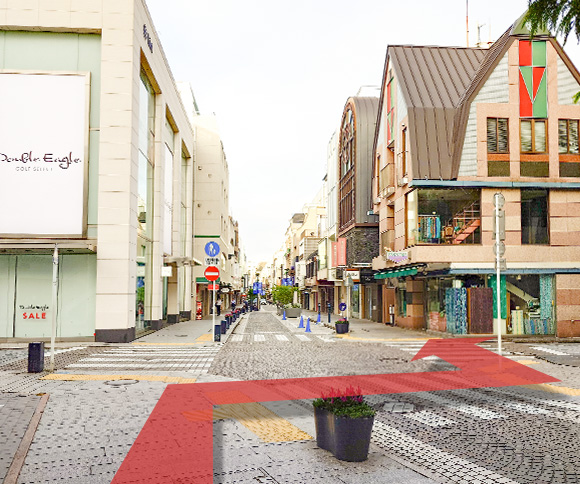 元町通りに入ると交差点があります。そのまま進むと右手に店舗があります。