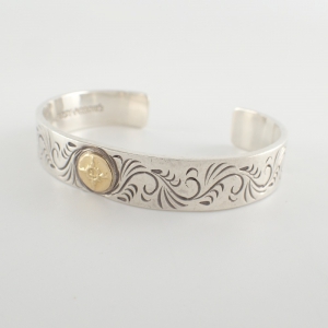 BR-026 シルバー K18付 平打12mmカラ草彫りバングル 最新の買取相場ご紹介