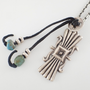 シルバー ペンダントトップ、Tバーチェーン 最新の買取相場ご紹介