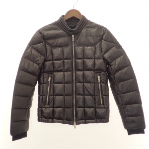 モンクレール シャレンテ オールレザーダウンジャケット 最新の買取相場ご紹介