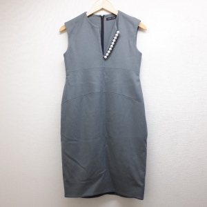 ヨーコチャン グレー ウール パール Vネック ノースリーブ ワンピース 最新の買取相場ご紹介