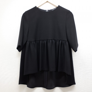 ヨーコチャン 黒 ヘムギャザー ブラウス 最新の買取相場ご紹介