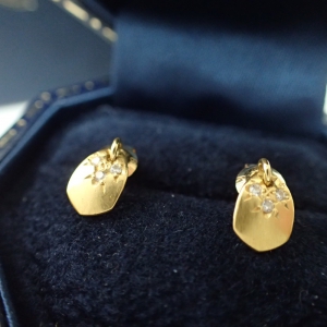 ハム K18 ダイヤ 0.015 プレートピアス 最新の買取相場ご紹介