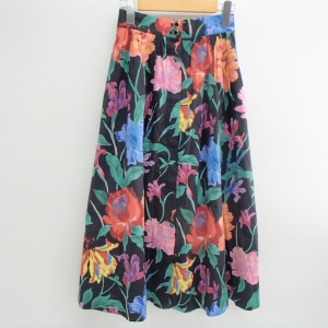 ダイアグラム ブラック 花柄 スカート 最新の買取相場ご紹介