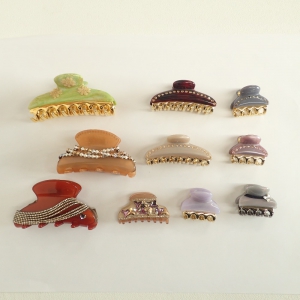 アッカ ビジュー付きクリップ 計10点 最新の買取相場ご紹介