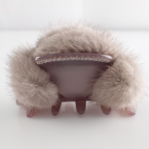 アッカ 紫 ミンク・ビジュー付き ヘアクリップ 最新の買取相場ご紹介