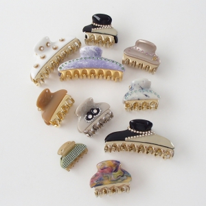 アッカ ラージ・スモール ヘアクリップ 計10点 最新の買取相場ご紹介