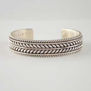 トムホーク 925 ビンテージバングル 最新の買取相場ご紹介