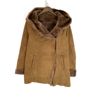 セオリーリュクス ブラウン ムートンコート 最新の買取相場ご紹介