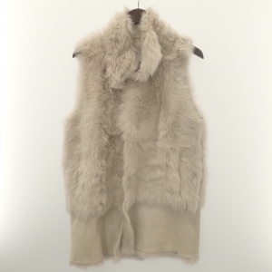 ベージュ lambskin ムートン ベスト 最新の買取相場ご紹介