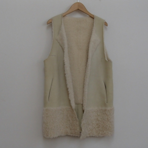 正規 ベージュ ラム ボア ベスト 最新の買取相場ご紹介