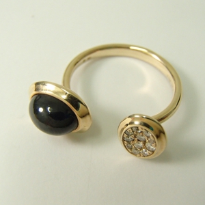 ヒロタカ K10 オニキス×メレダイヤ デュエットリング 最新の買取相場ご紹介