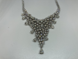 クイーンジュエリー 750 D17.95Ct ラウンド×ペア フルダイヤチョーカー 最新の買取相場ご紹介