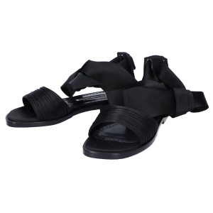 マノロブラニク SIMONA サテンリボンサンダル 最新の買取相場ご紹介