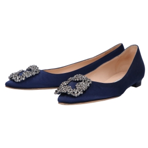 マノロブラニク ビジュー ハンギシ サテン パンプス 最新の買取相場ご紹介