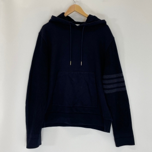 トムブラウン 4BAR スウェットプルオーバーフーディ 最新の買取相場ご紹介