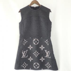 ★LOUIS VUITTON★モノグラム柄シルクプリーツ ロングスカート36 ☆LOUIS VUITTON☆モノグラム柄シルクプリーツ ロングスカート36