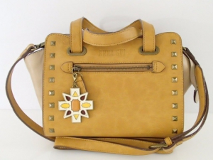 イエロー ビジューチャーム 2Way レザーバッグ 最新の買取相場ご紹介