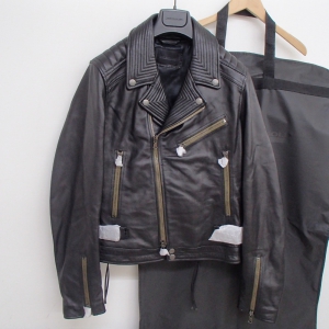 ディーゼルブラックゴールド 黒 ステッチ入り レザーライダースジャケット 最新の買取相場ご紹介