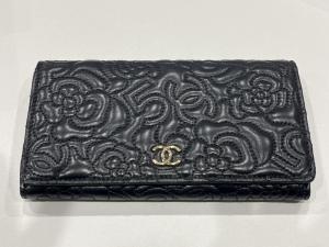 シャネル カメリア ナンバー5  2つ折り長財布 最新の買取相場ご紹介