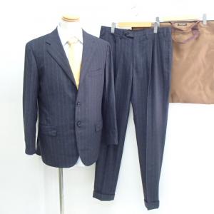 キートン ストライプ 1タック カシミヤ10混 3B スーツ 最新の買取相場ご紹介