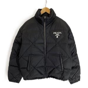 プラダ ブラック Re-Nylon ボンバージャケット 最新の買取相場ご紹介