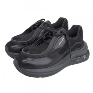 プラダ ブラック システムスニーカー 最新の買取相場ご紹介