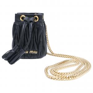  ミュウミュウ マテラッセ ブラック×ゴールド ラムレザー マイクロバケットチェーンショルダー 最新の買取相場ご紹介