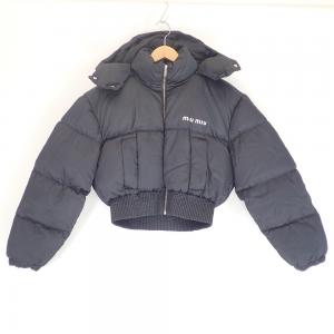 ミュウミュウ ブラック クロップド ダウンジャケット 最新の買取相場ご紹介