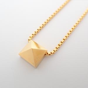 ヴァレンティノ ゴールド ロックスタッズネックレス 最新の買取相場ご紹介