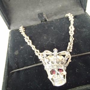 ジャスティンデイビス ルビースカルネックレス 最新の買取相場ご紹介