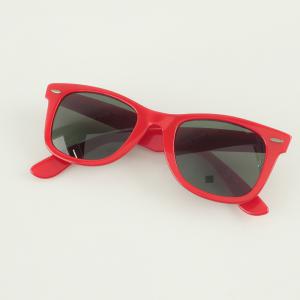 レイバン　米国製 B&L ウェイファーラー レッドフレーム サングラス 最新の買取相場ご紹介