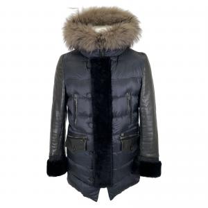 エンメティ ブラック レザーxナイロン GREY グレイ ラクーンファーダウンコート 最新の買取相場ご紹介