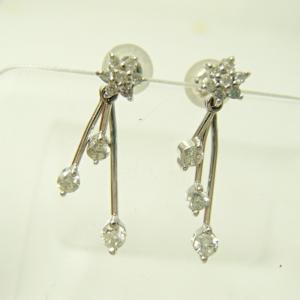 ヴァンドーム青山 K18WG 3Pダイヤ ピアス 1.2g 最新の買取相場ご紹介