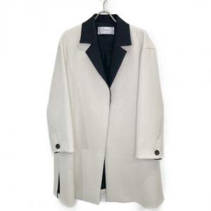 アドーア ホワイト×ブラック バイカラーアムンゼンコート 最新の買取相場ご紹介