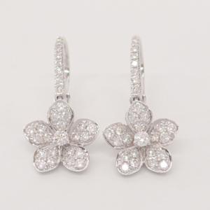 グラフ ワイルドフラワー パヴェ 0.93ctダイヤモンド イヤリング 最新の買取相場ご紹介