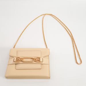 バリー 6239236 アイボリー レザー VEGAS チェーンウォレット 最新の買取相場ご紹介