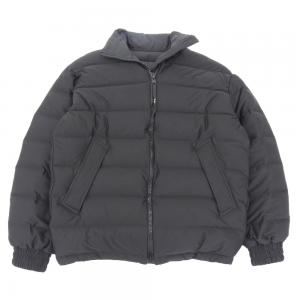 ワイスリー FJ0442 SEAMLESS HOODED DOWN JKT 最新の買取相場ご紹介