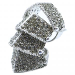 ヴィヴィアンウエストウッド シルバー アーマーリング ディアマンテ クリスタル 最新の買取相場ご紹介