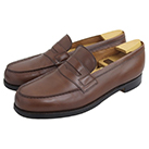 ジェイエムウエストンはこういうモデルが人気です！180シグニチャーローファー1946年に誕生したシグニチャーローファーです。代表的なアイテムとして長年非常に高い人気と知名度があります。グッドイヤー製法で作られた定番のローファーです。