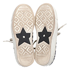 ブランドスニーカーならこういうものでも買取れます！本体のダメージスニーカーはヘビーローテーションしがちなのでダメージが出やすいアイテムです。ブランドスニーカーは汚れやスレなどがあっても人気があります。