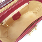 昔買ったグッチが今はヴィンテージとして人気を集めています!グッチレディロックバニティバッグ