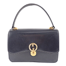 昔買ったグッチが今はヴィンテージとして人気を集めています!グッチGGメタルロゴワンハンドルレザーバッグ