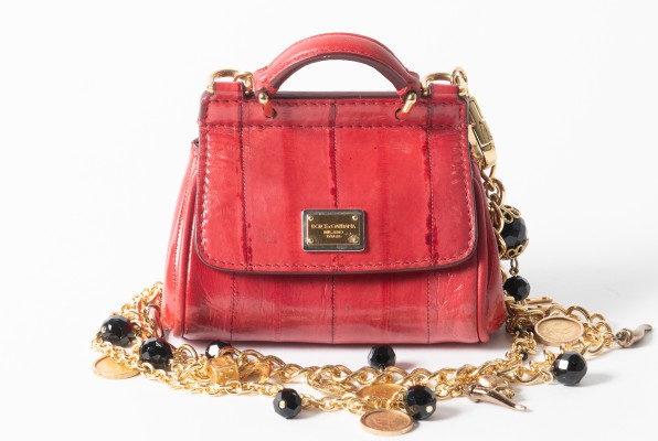 付属品があれば一緒に売却する