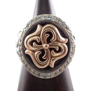 シンズスカルプチャー K18コンビ Sクロスアイヴィーカレッジリング 買取相場例です