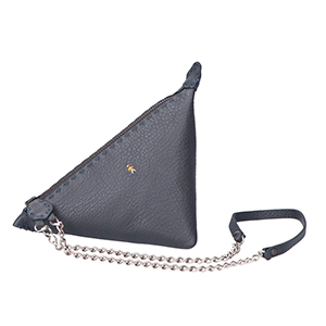 エンリーベグリン オミノ刺繍  トライアングル リストレットポーチ 買取相場例です