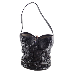 アンリークイール 犬刺繍 レザー パズル ワンショルダーバッグ 買取相場例です