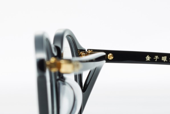 ゆるみなどが無いか確認する