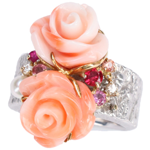 福原佐智　K18WG サンゴ薔薇デザイン カラーストーン&0.05ｃｔダイヤモンド付き 買取相場例です
