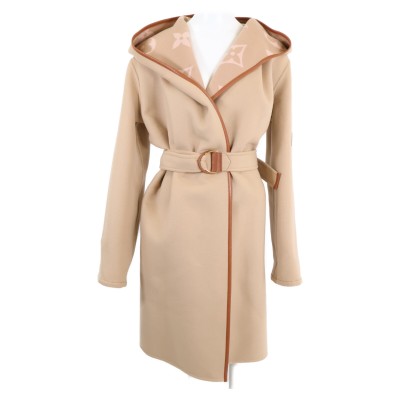 ルイヴィトン 1A99K7 モノグラムジャイアント ダブルフェイス フーデッドラップコート 買取相場例です